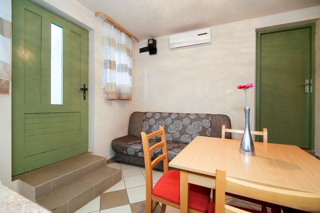 Tiho'S Apartments Сплит Екстериор снимка